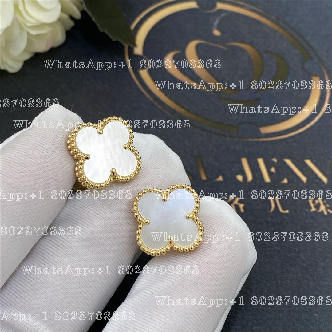 Van Cleef & Arpels Vintage Alhambra Earrings Yellow gold, Mother-of-pearl VCARA44100