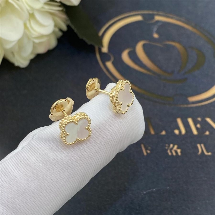 Van Cleef & Arpels Sweet Alhambra Earstuds Yellow Gold, Mother-of-pearl VCARA44800