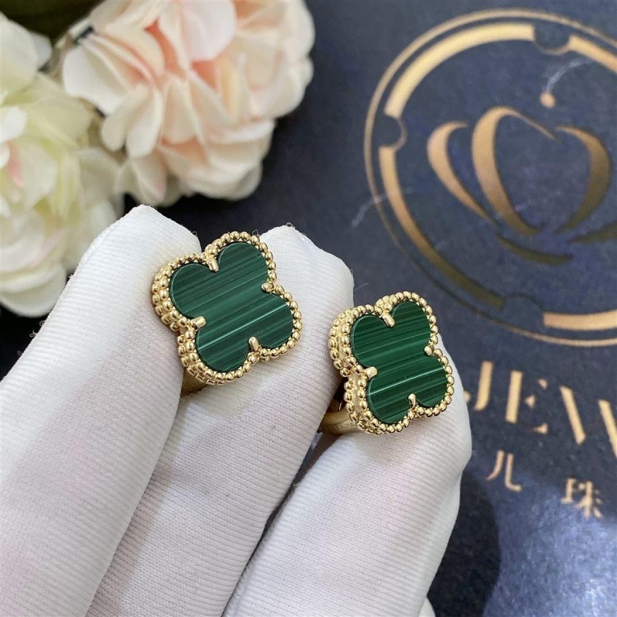 van-cleef-arpels-vintage-alhambra-earrings-yellow-gold-malachite-vcaro3ql00