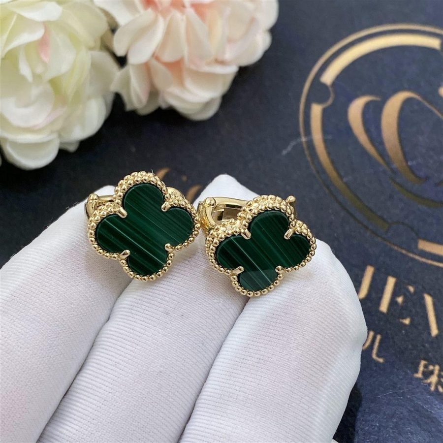 van-cleef-arpels-vintage-alhambra-earrings-yellow-gold-malachite-vcaro3ql00