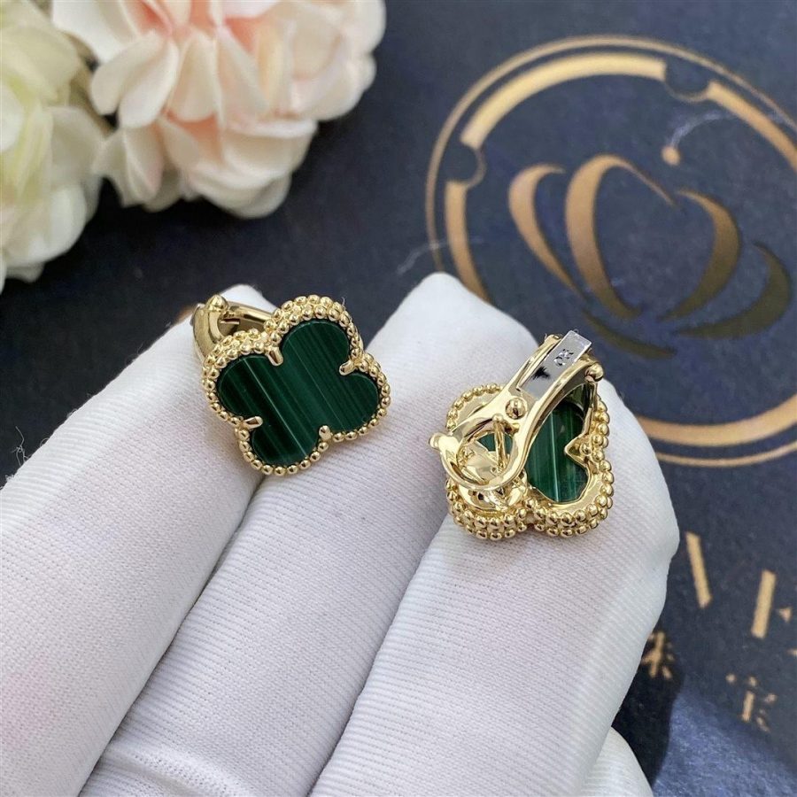 van-cleef-arpels-vintage-alhambra-earrings-yellow-gold-malachite-vcaro3ql00