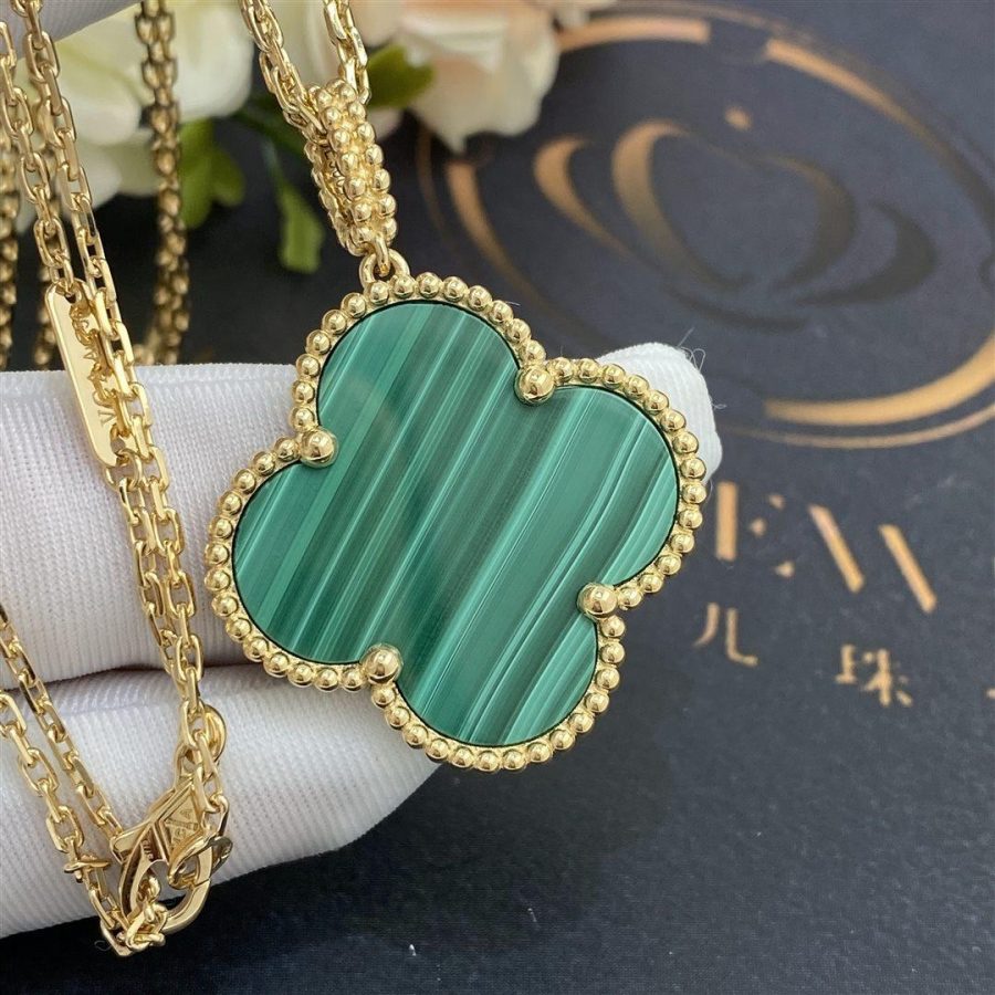 Van Cleef & Arpels Magic Alhambra long necklace, 1 motif Yellow gold, Malachite VCARO3MG00