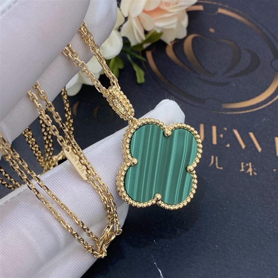 Van Cleef & Arpels Magic Alhambra long necklace, 1 motif Yellow gold, Malachite VCARO3MG00