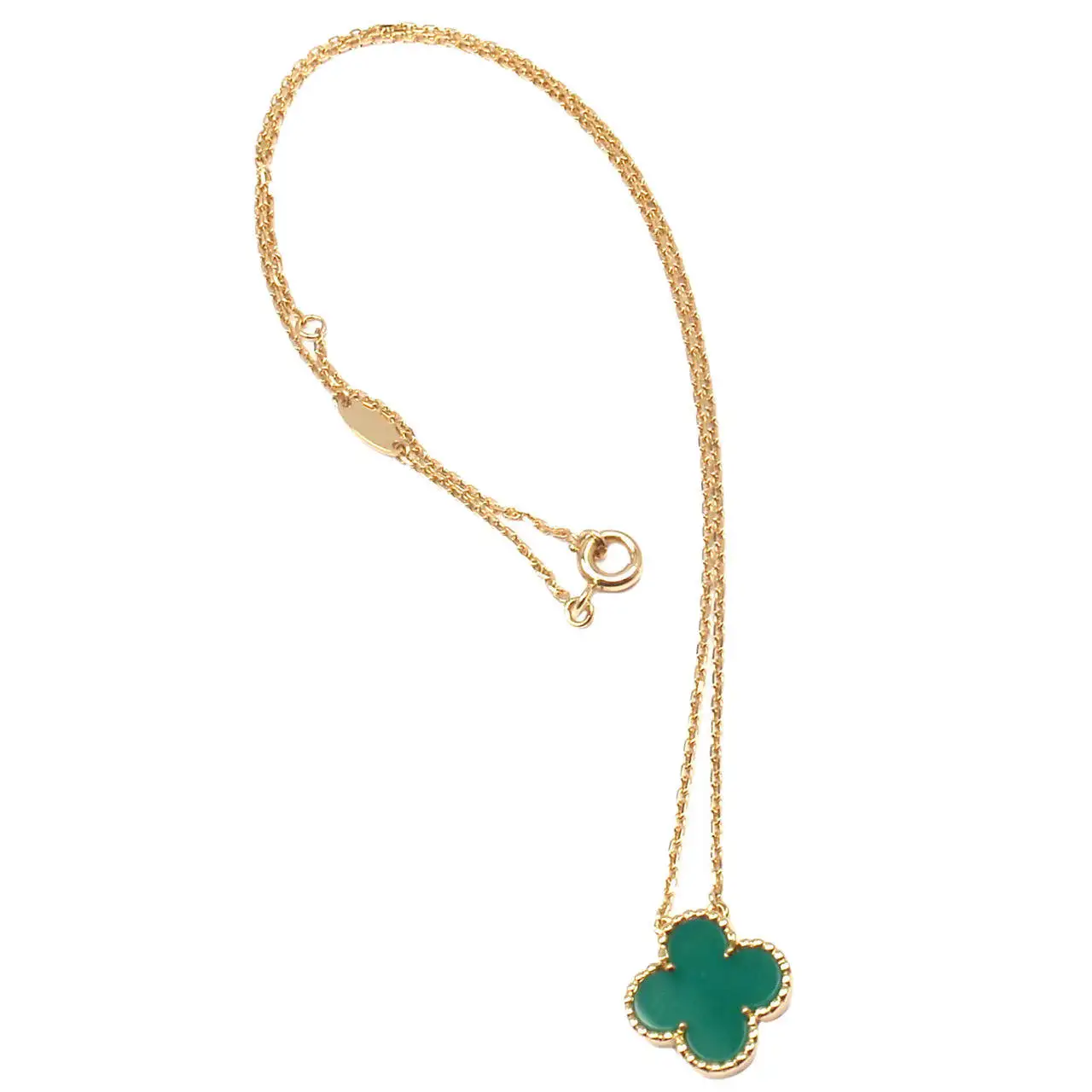 Van Cleef & Arpels Vintage Alhambra pendant Green Chalcedony 18 Karat Yellow Gold Necklace