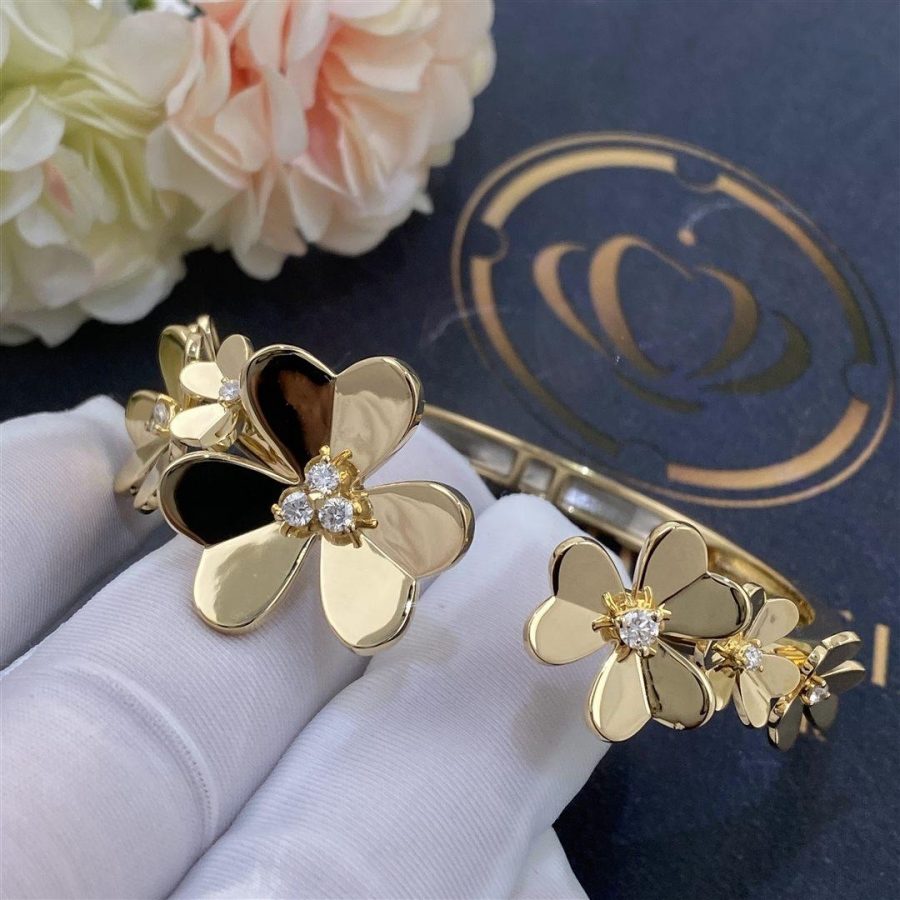 Van Cleef Arpels Frivole bracelet, 7 flowers, Yellow gold, Diamond VCARP6L200