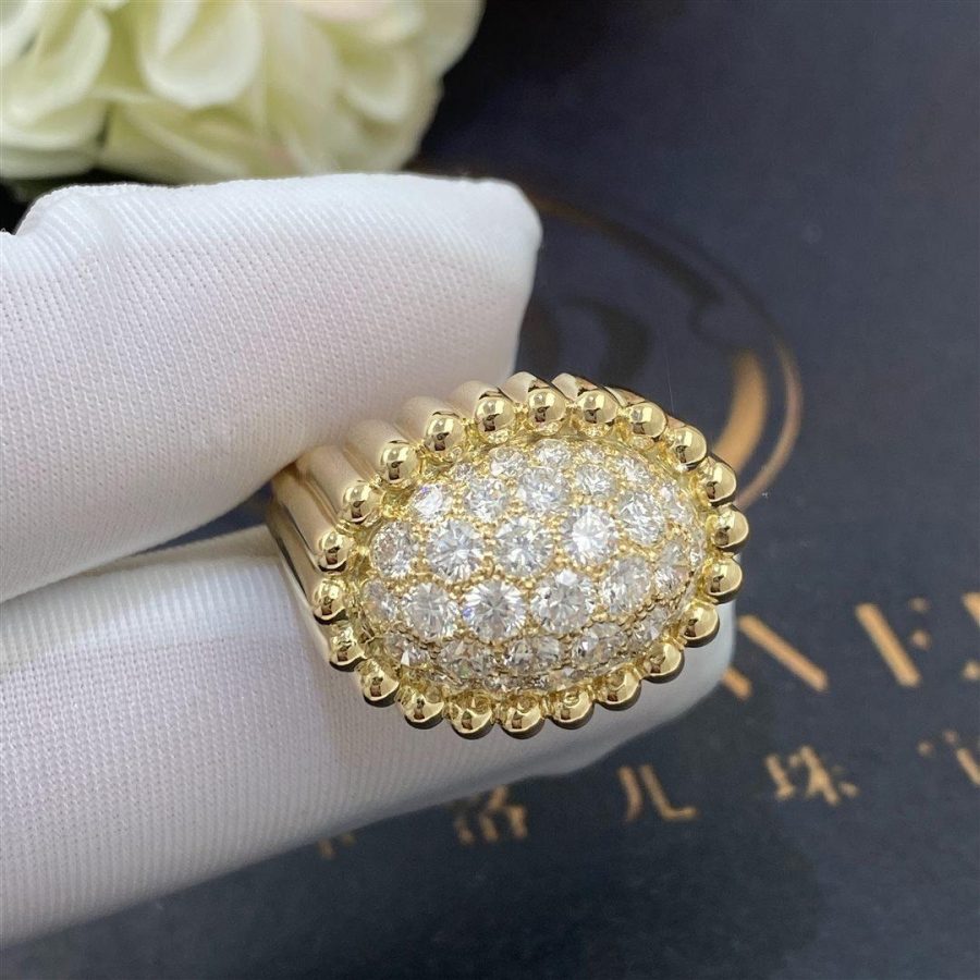 Van Cleef Arpels Perlée diamonds pavé ring Yellow gold, Diamond VCARP6AP00