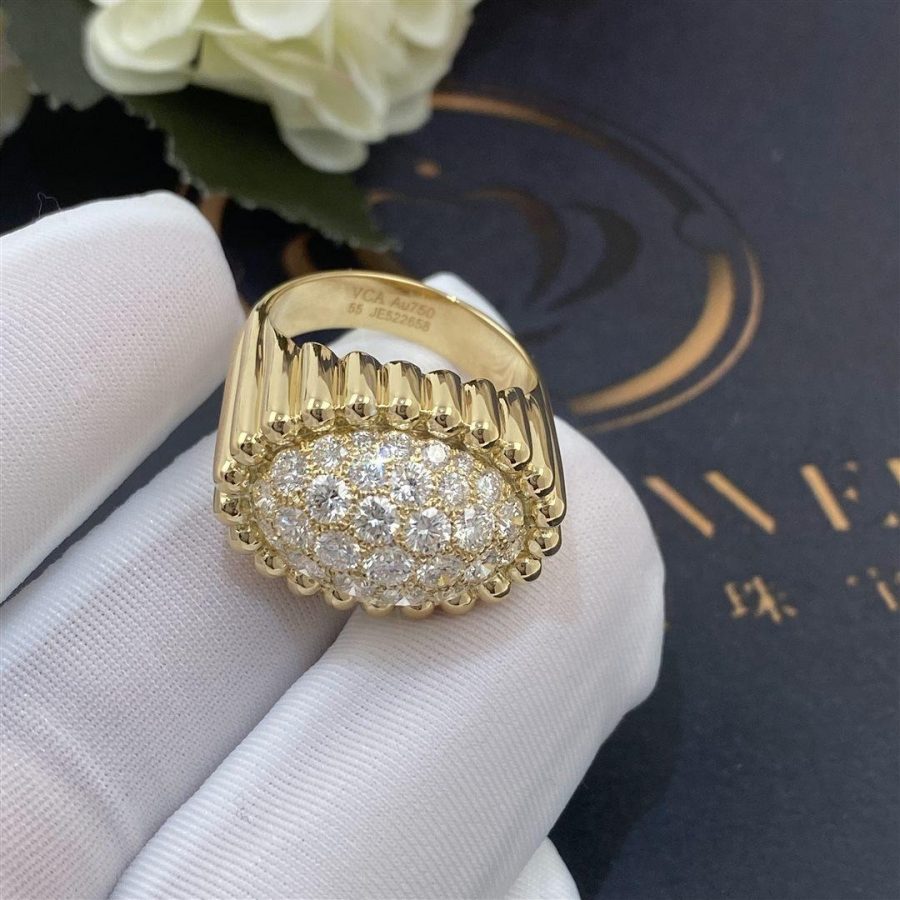 Van Cleef Arpels Perlée diamonds pavé ring Yellow gold, Diamond VCARP6AP00