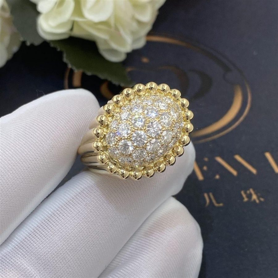 Van Cleef Arpels Perlée diamonds pavé ring Yellow gold, Diamond VCARP6AP00