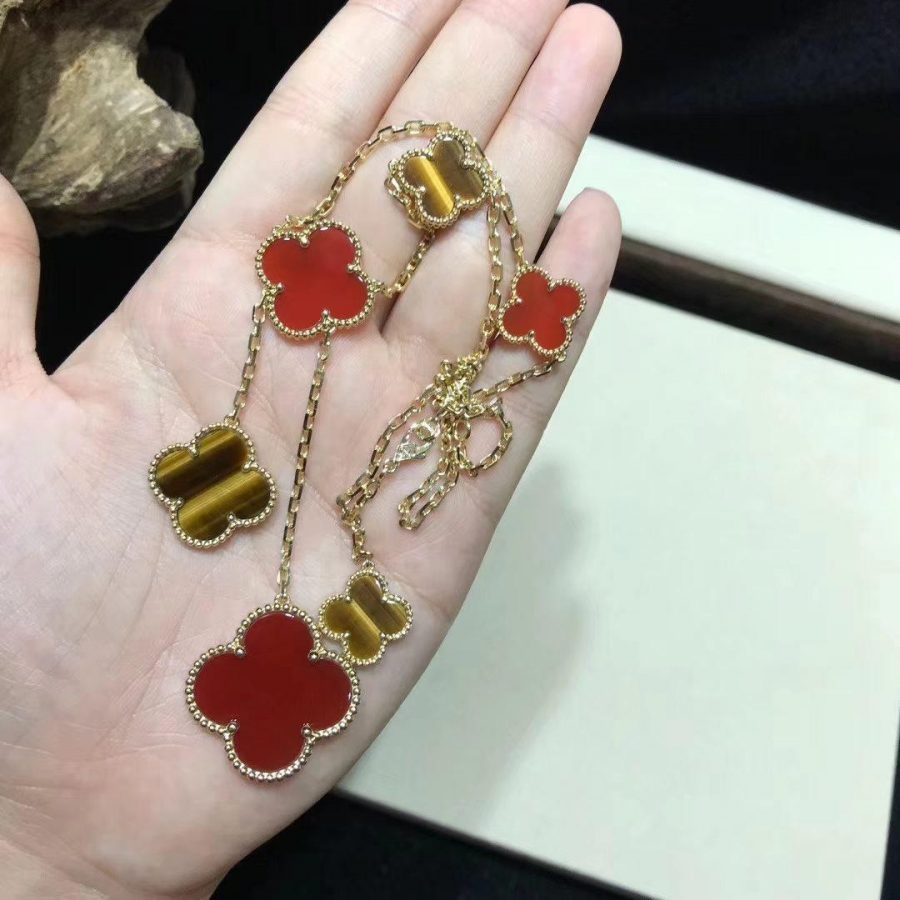 Van Cleef & Arpels Magic Alhambra necklace, 6 motifs Yellow gold, Carnelian, Tiger Eye VCARN5JP00