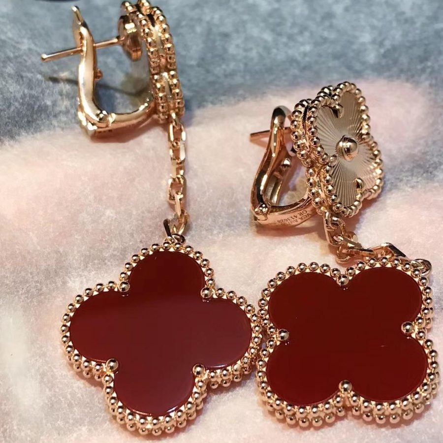 van-cleef-arpels-magic-alhambra-earrings-2-motifs-rose-gold-carnelian-vcarp7rq00