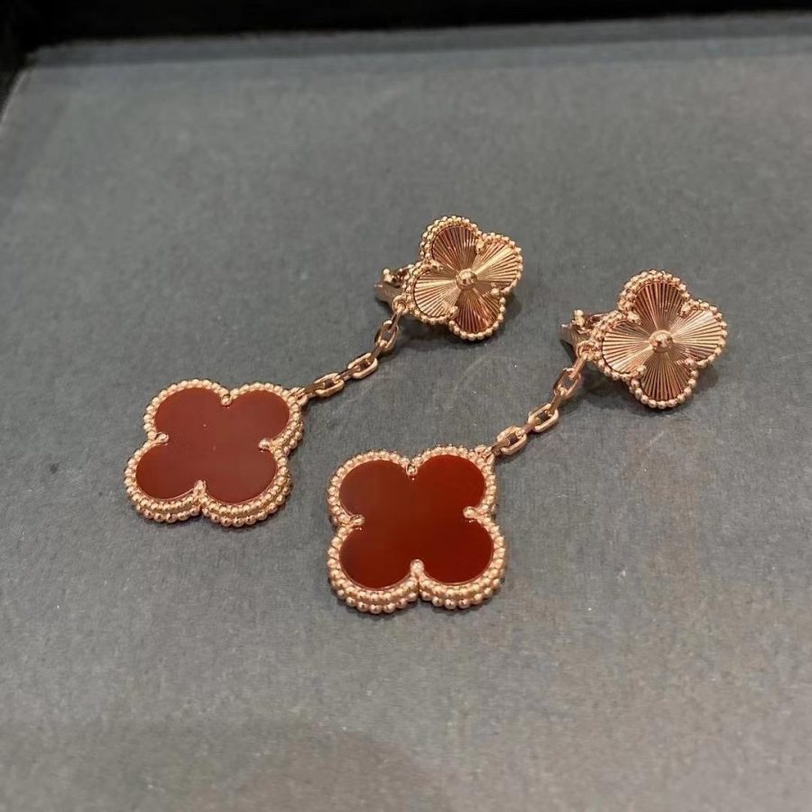 van-cleef-arpels-magic-alhambra-earrings-2-motifs-rose-gold-carnelian-vcarp7rq00