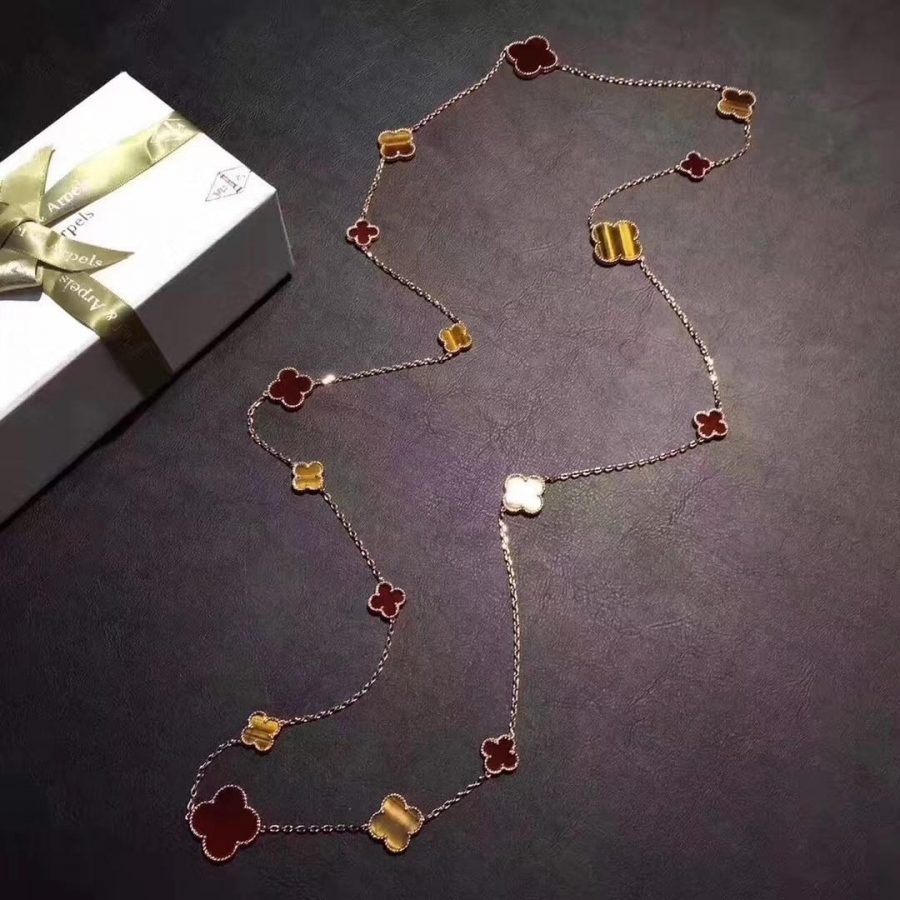 Van Cleef & Arpels Magic Alhambra long necklace, 16 motifs Yellow gold, Carnelian, Tiger Eye VCARN5JO00