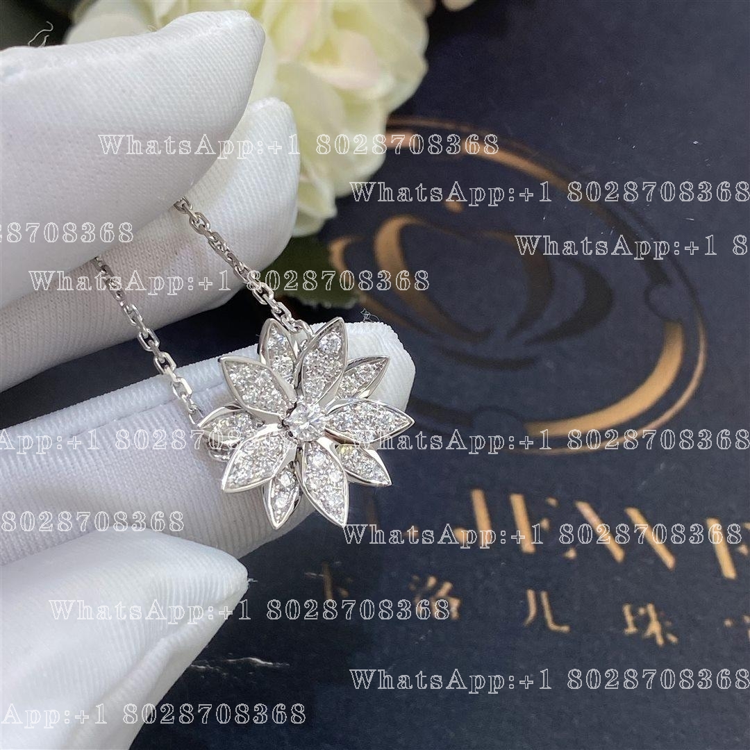 Van Cleef & Arpels Lotus pendant, small model White gold, Diamond VCARO6P600