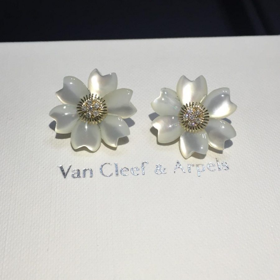 Van Cleef & Arpels Rose de Noël earrings, small model Yellow gold, Diamond, Mother-of-pearl VCARA55600