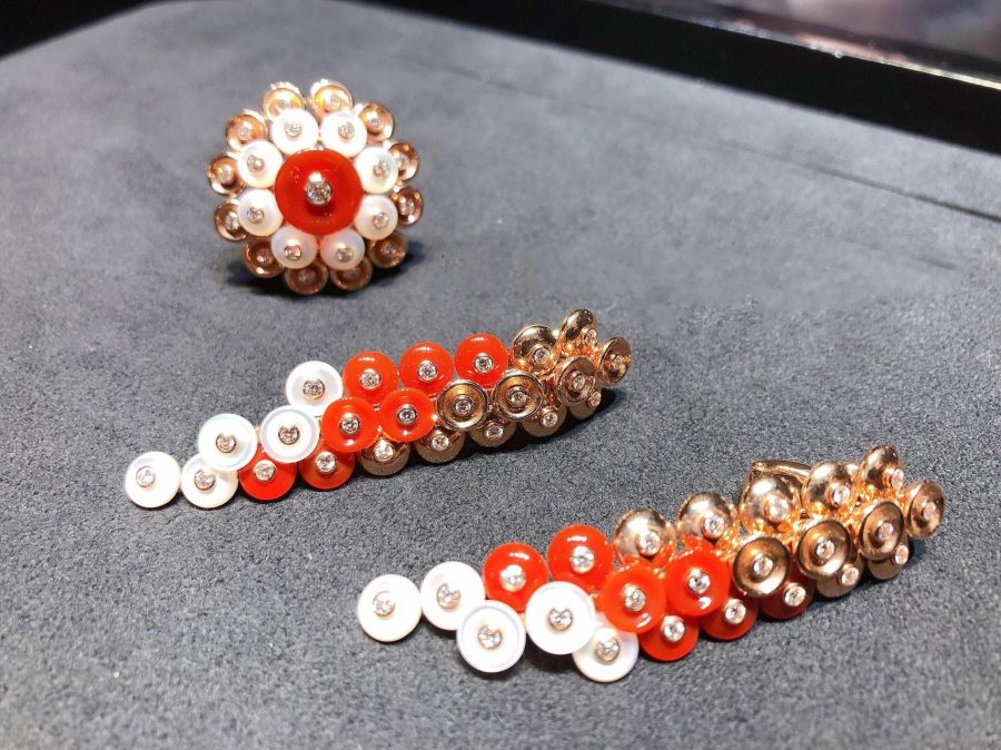 Van Cleef & Arpels Bouton d'or earrings Rose gold, Carnelian, Diamond, Mother-of-pearl VCARO77300