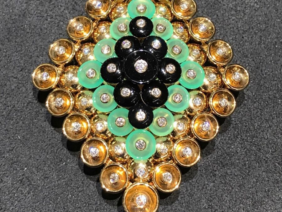 Van Cleef & Arpels Bouton d'or pendant and detachable clip Yellow gold, Chrysoprase, Diamond, Onyx VCARO9MU00