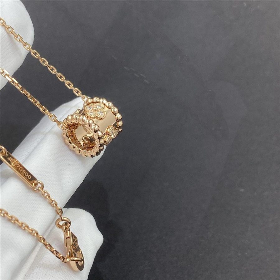 Van Cleef & Arpels Perlée clovers pendant Rose gold, Diamond VCARO2EE00