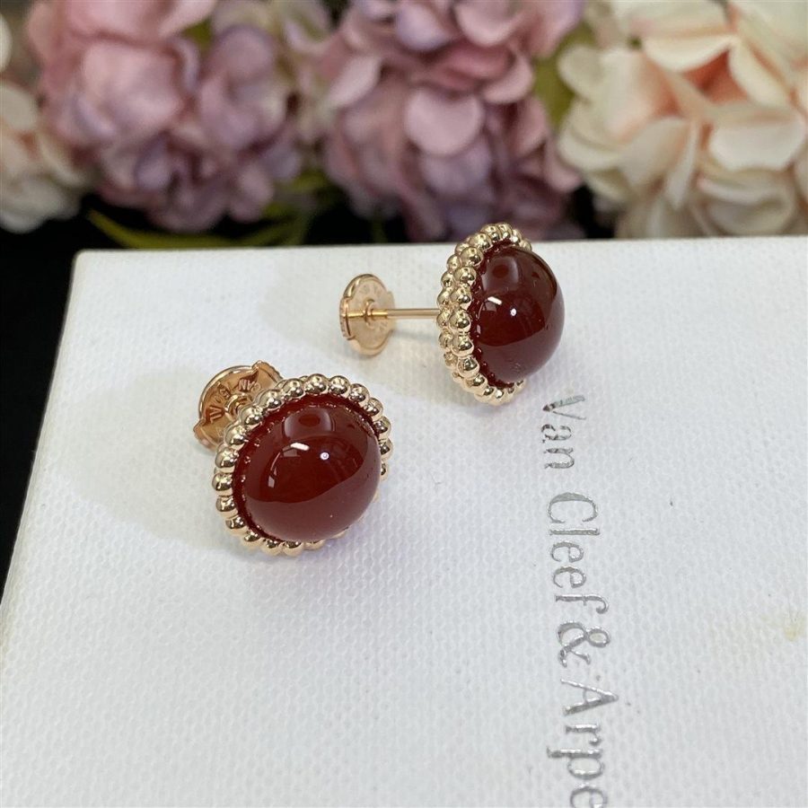 van-cleef-arpels-perlee-couleurs-earrings-rose-gold-carnelian-vcarp4e000