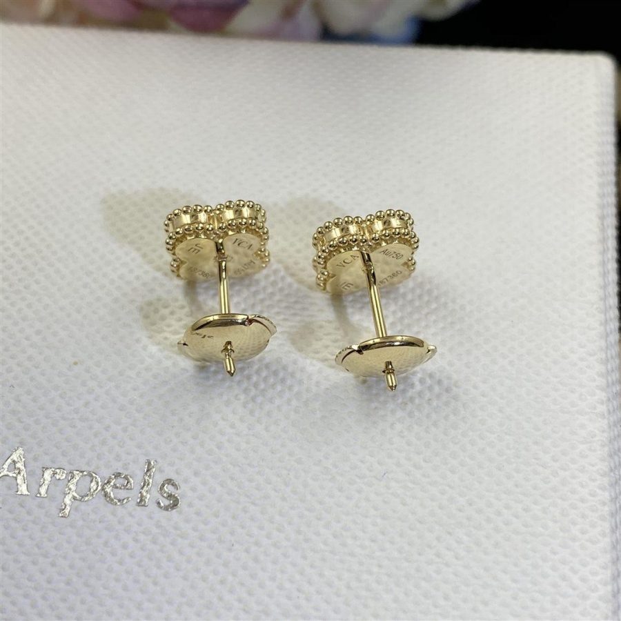 van-cleef-arpels-sweet-alhambra-earstuds-yellow-gold-turquoise