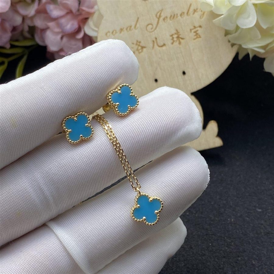 van-cleef-arpels-sweet-alhambra-earstuds-yellow-gold-turquoise