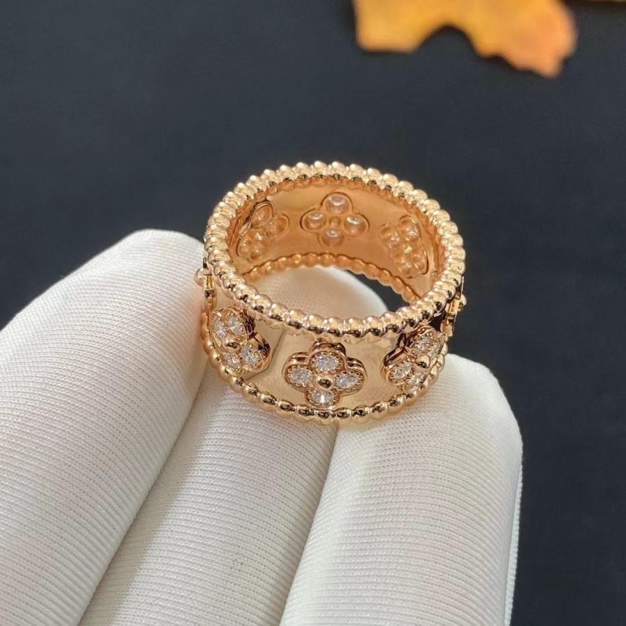 Van Cleef & Arpels Perlée clovers ring, Rose gold, Diamond VCARO9LN00