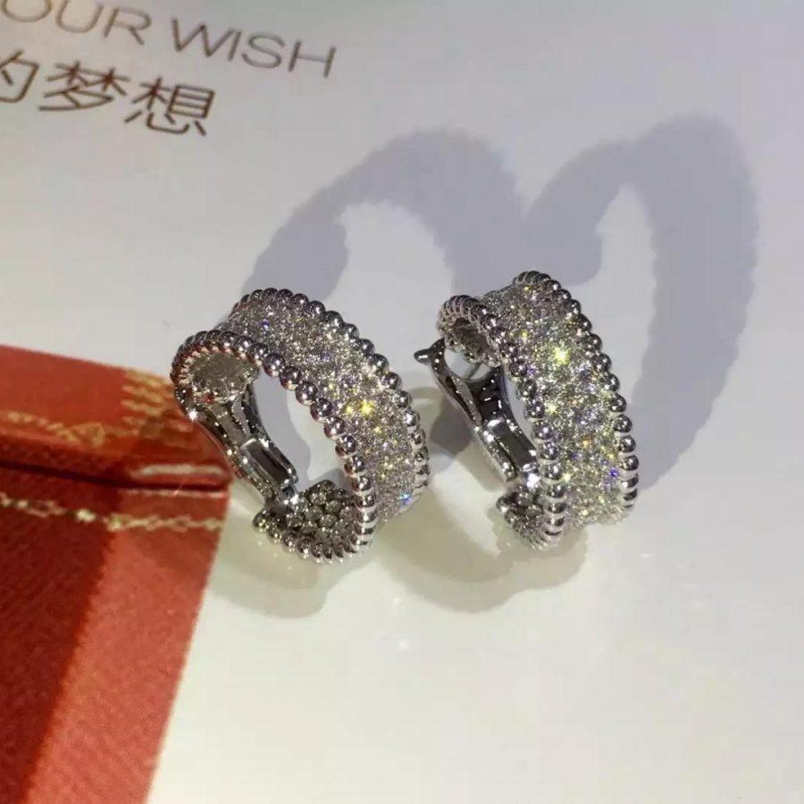 Van Cleef & Arpels Perlée Diamonds hoop earrings 3 rows, White gold, Diamond VCARO2IY00