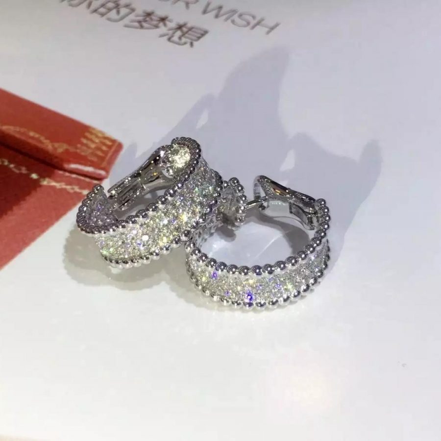 Van Cleef & Arpels Perlée Diamonds hoop earrings 3 rows, White gold, Diamond VCARO2IY00