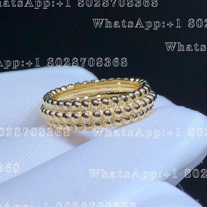 Van Cleef & Arpels Perlée pearls of gold ring, 3 rows Yellow gold VCARP0X800