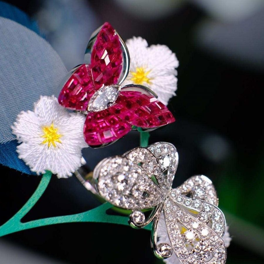 Van Cleef & Arpels Flying Butterfly between the finger ring Mystery-Set Ruby Two Flying Butterfly VCARF27100