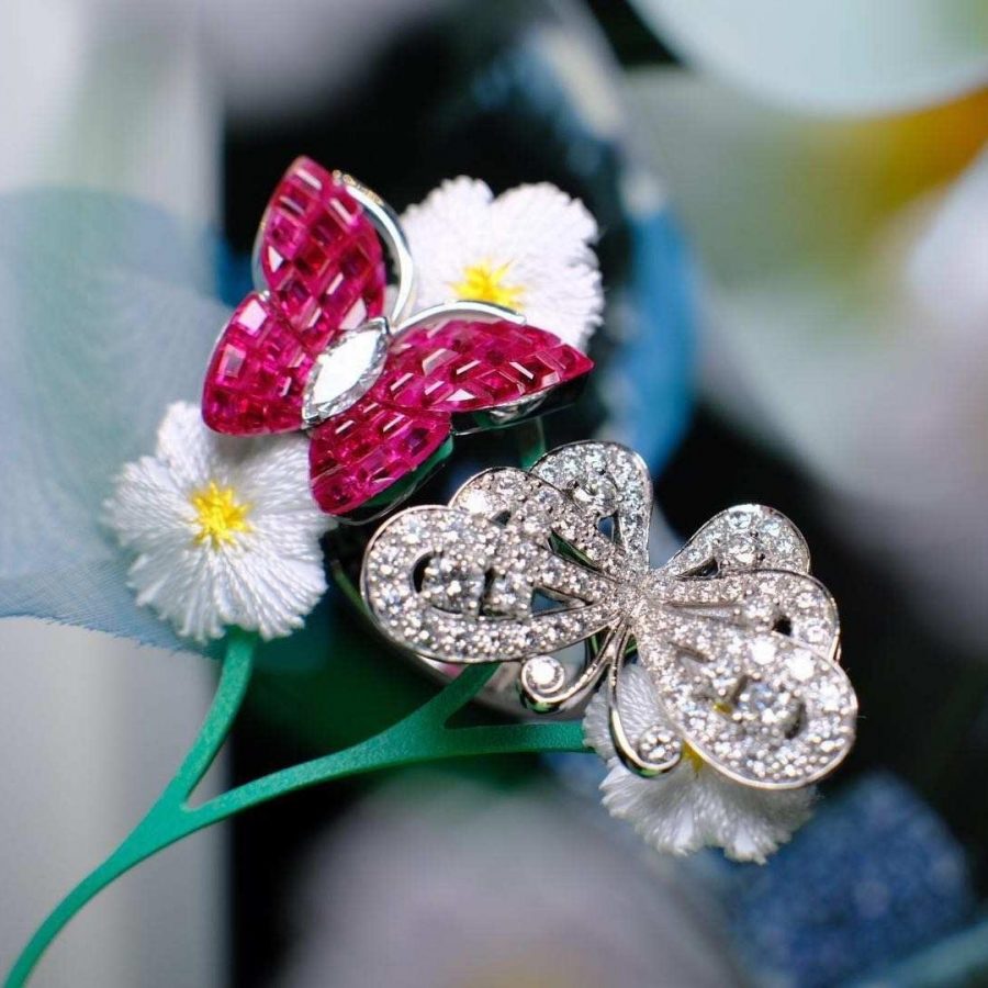 Van Cleef & Arpels Flying Butterfly between the finger ring Mystery-Set Ruby Two Flying Butterfly VCARF27100