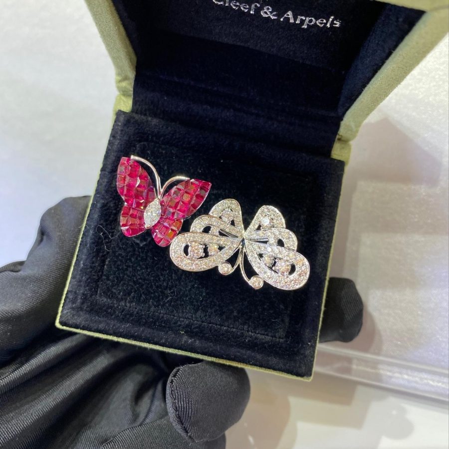 Van Cleef & Arpels Flying Butterfly between the finger ring Mystery-Set Ruby Two Flying Butterfly VCARF27100