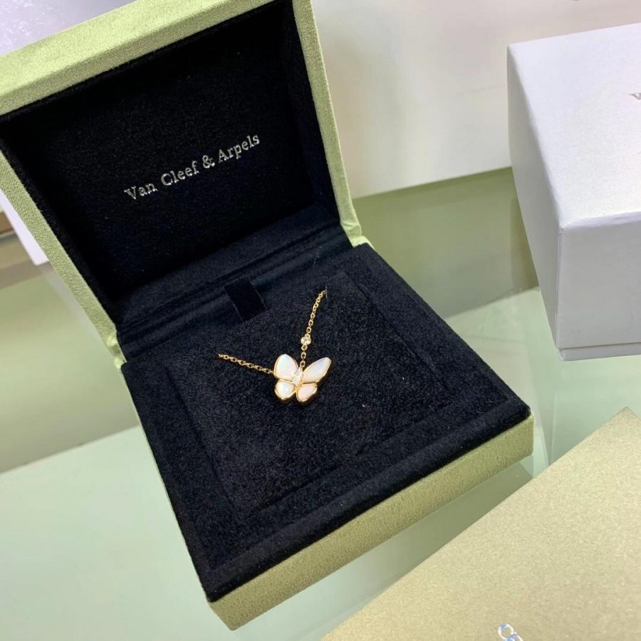 Van Cleef & Arpels Two Butterfly pendant Rose gold, Diamond, Mother-of-pearl VCARO8FO00