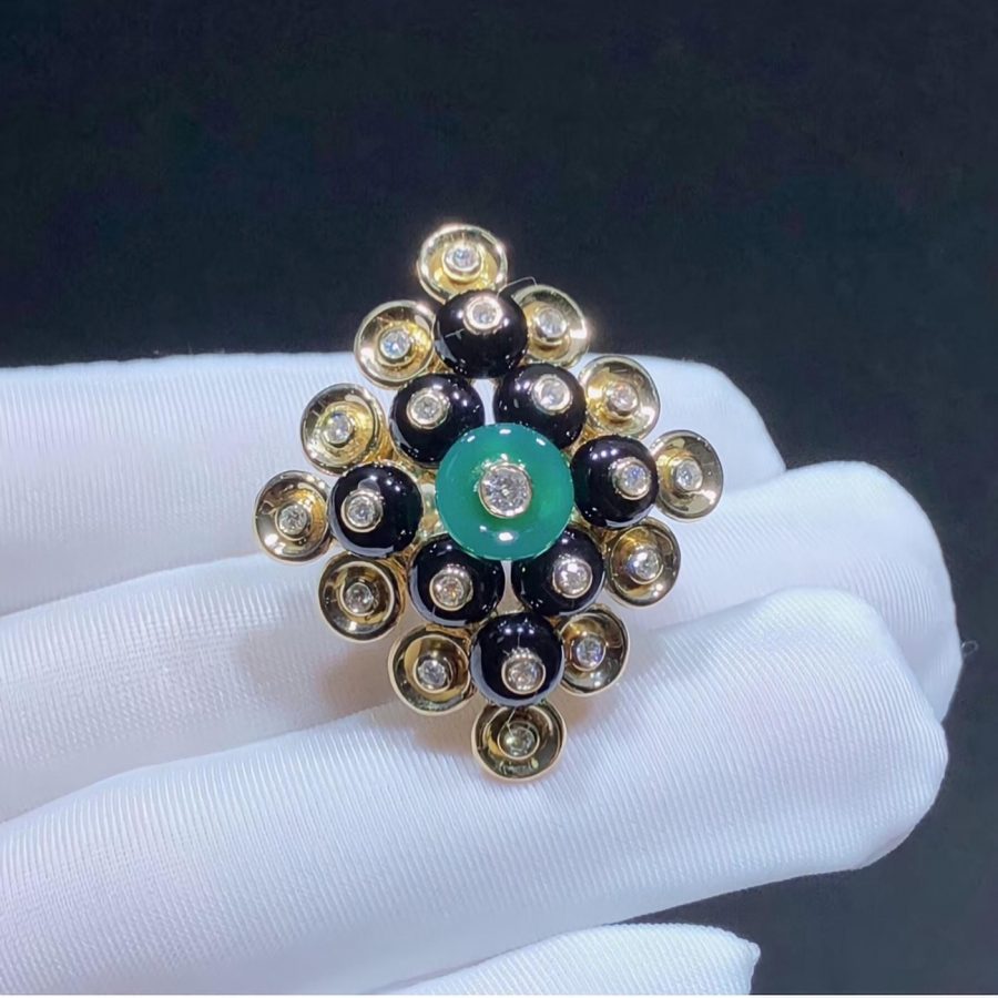 Van Cleef & Arpels Bouton d'or ring Yellow gold, Chrysoprase, Diamond, Onyx VCARO9MW00