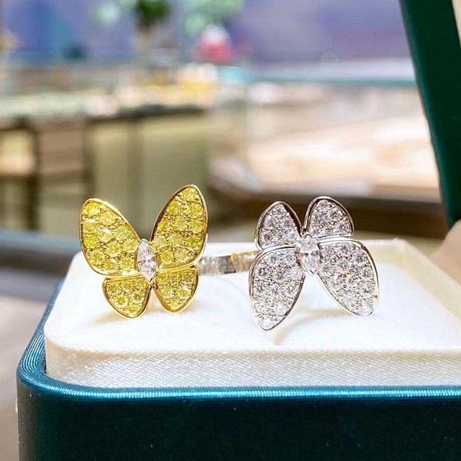 Van Cleef & Arpels Two Butterfly Between the Finger ring White gold, Diamond, Sapphire VCARA13600