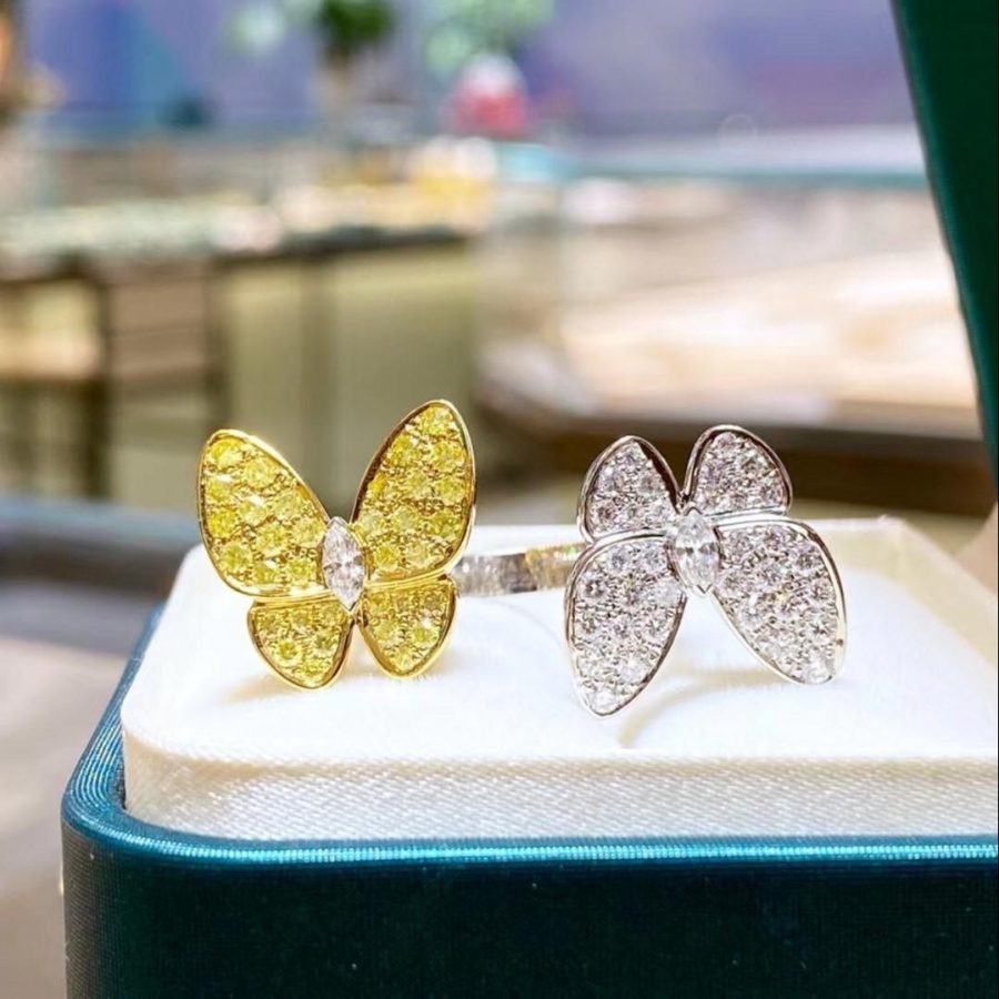 Van Cleef & Arpels Two Butterfly Between the Finger ring White gold, Diamond, Sapphire VCARA13600