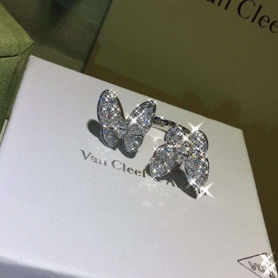 Van Cleef & Arpels Two Butterfly Between the Finger ring White gold, Diamond VCARO61900