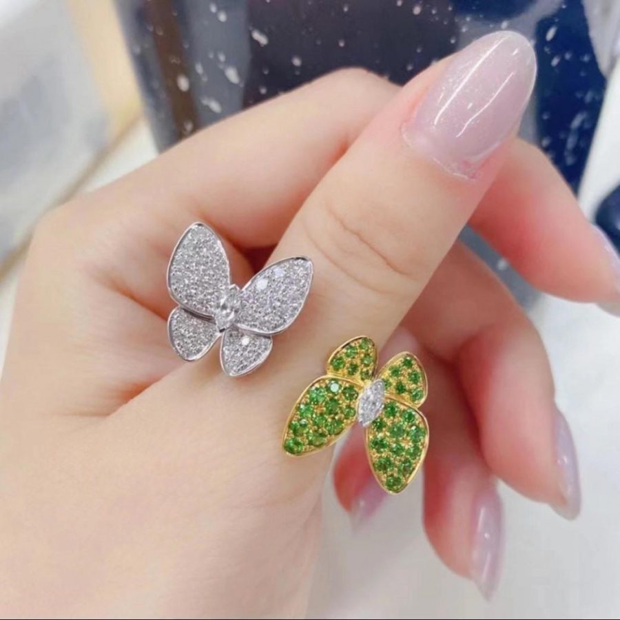 Van Cleef & Arpels Two Butterfly Between the Finger ring White gold, Tsavorite VCARO6W500