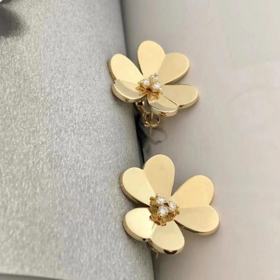 Van Cleef & Arpels Frivole earrings, large model Yellow gold, Diamond VCARB65900