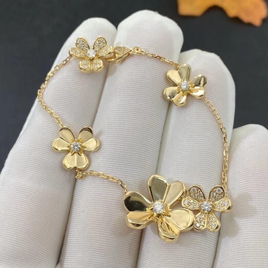 Van Cleef & Arpels Frivole bracelet, 5 flowers Yellow gold, Diamond VCARP3W400