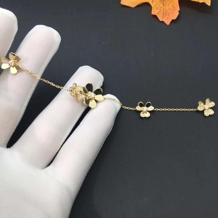 Van Cleef & Arpels Frivole bracelet, 5 flowers Yellow gold, Diamond VCARP3W400