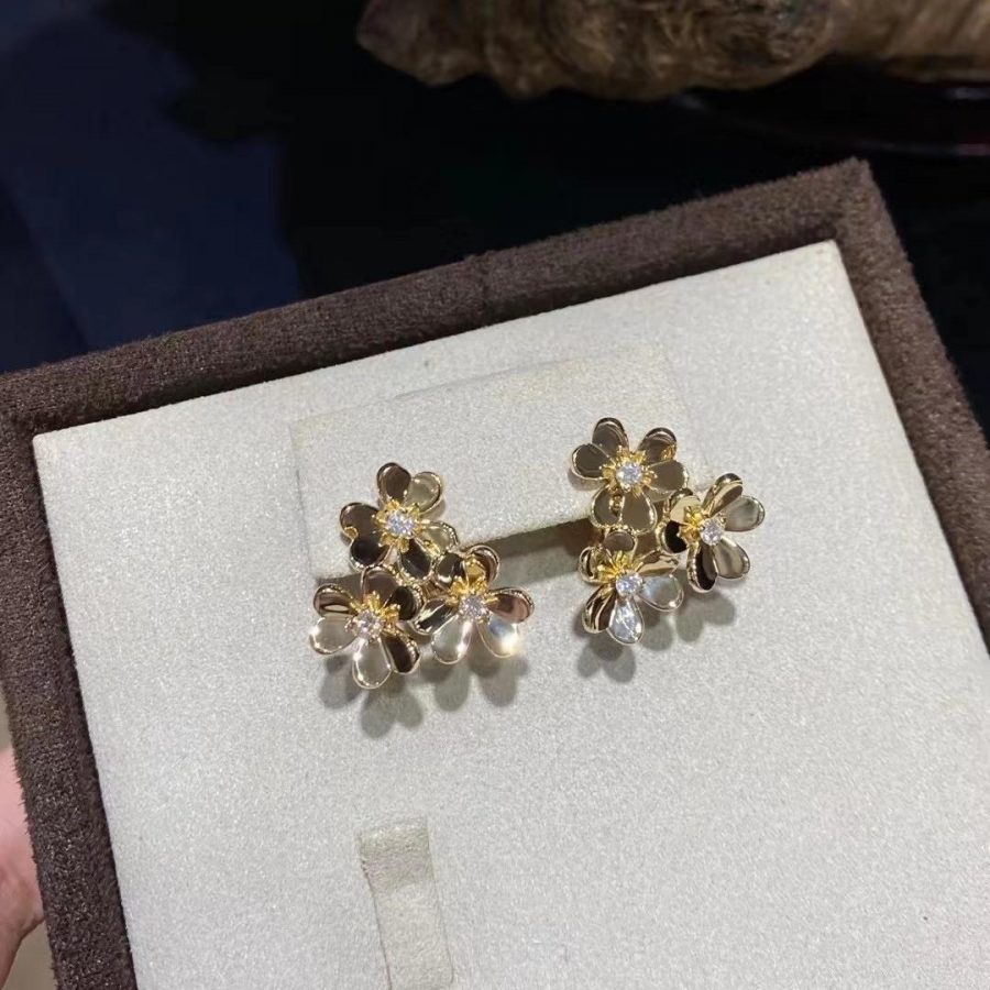 van-cleef-arpels-frivole-earrings-3-flowers-mini-model-yellow-gold-diamond-vcarp2dv00