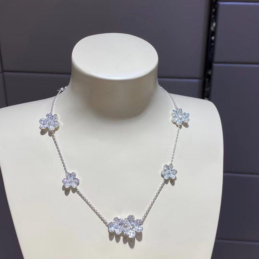 Van Cleef & Arpels Frivole necklace, 9 flowers White gold, Diamond VCARN25400