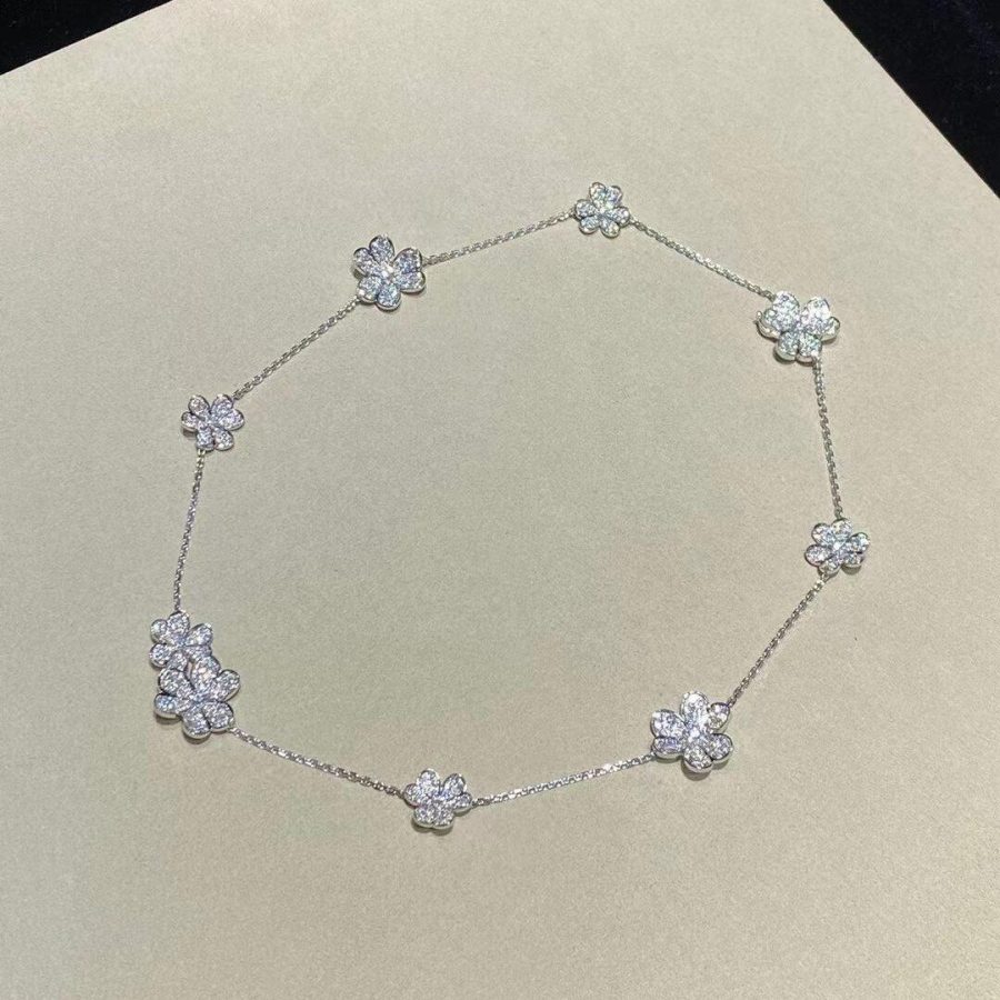 Van Cleef & Arpels Frivole necklace, 9 flowers White gold, Diamond VCARN25400