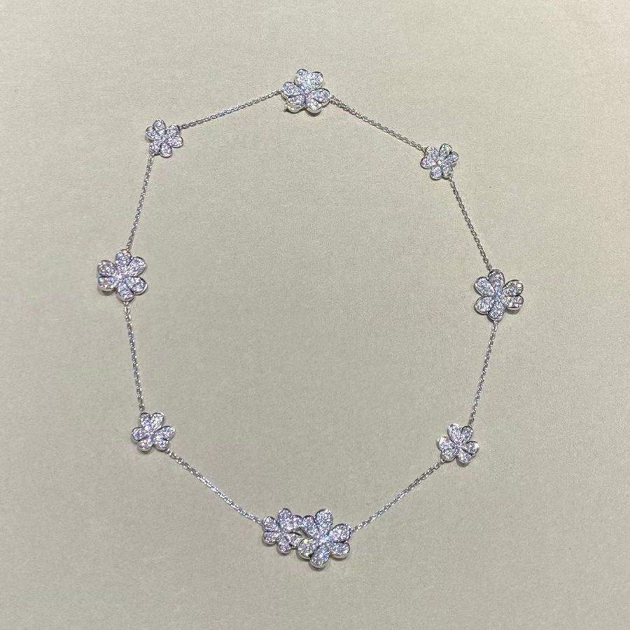 Van Cleef & Arpels Frivole necklace, 9 flowers White gold, Diamond VCARN25400