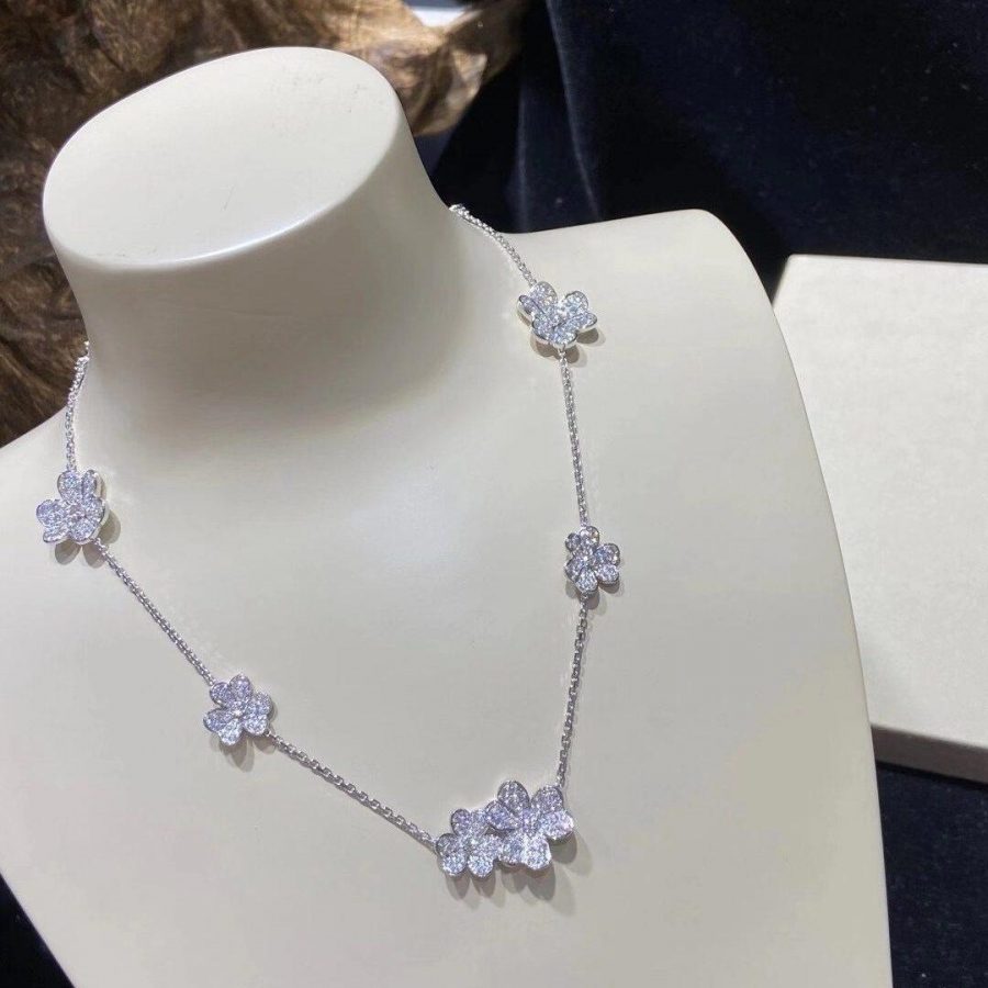 Van Cleef & Arpels Frivole necklace, 9 flowers White gold, Diamond VCARN25400