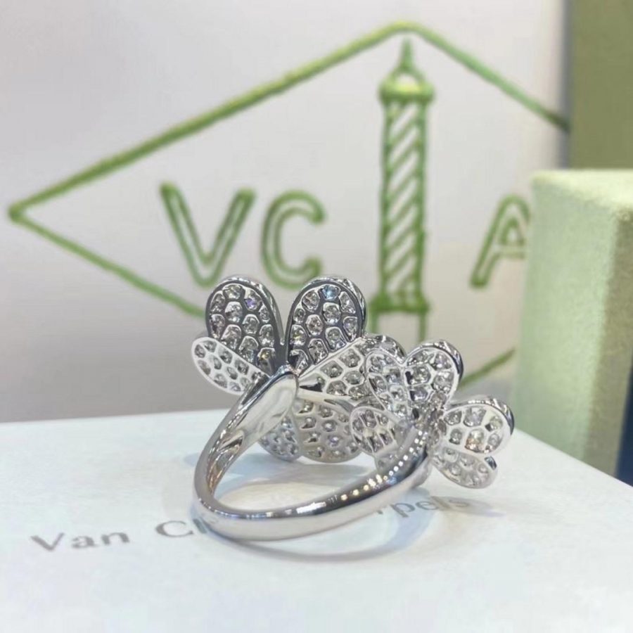 Van Cleef & Arpels Frivole Between the Finger Ring White gold, Diamond VCARB67500