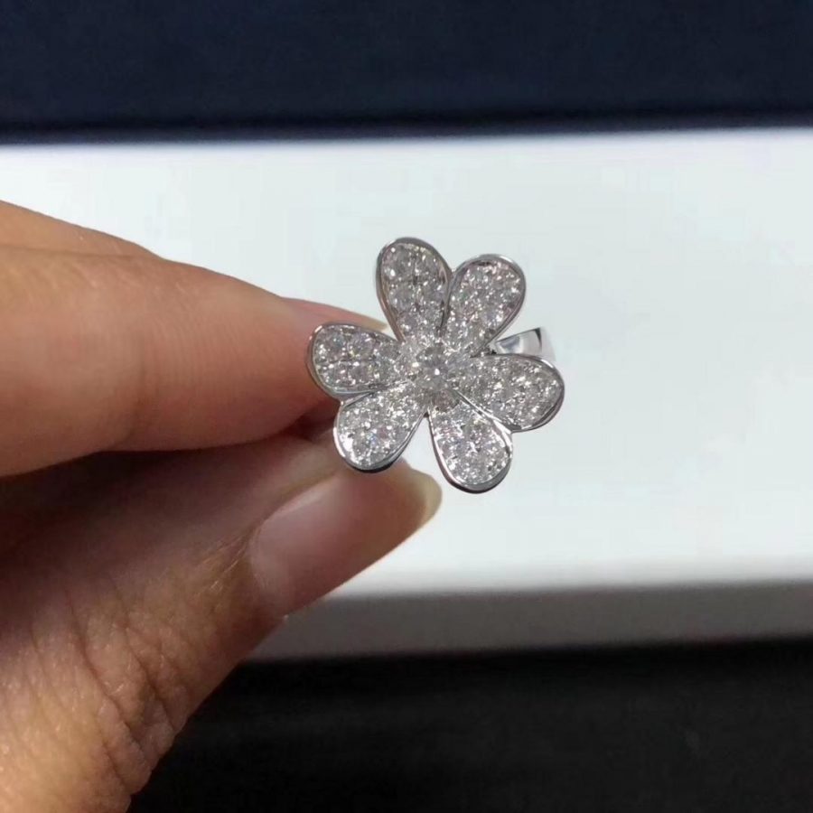 Van Cleef & Arpels Frivole ring, 1 flower White gold, Diamond VCARD31600