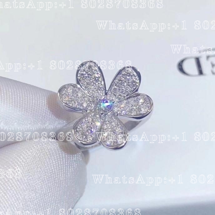 Van Cleef & Arpels Frivole ring, 1 flower White gold, Diamond VCARD31600