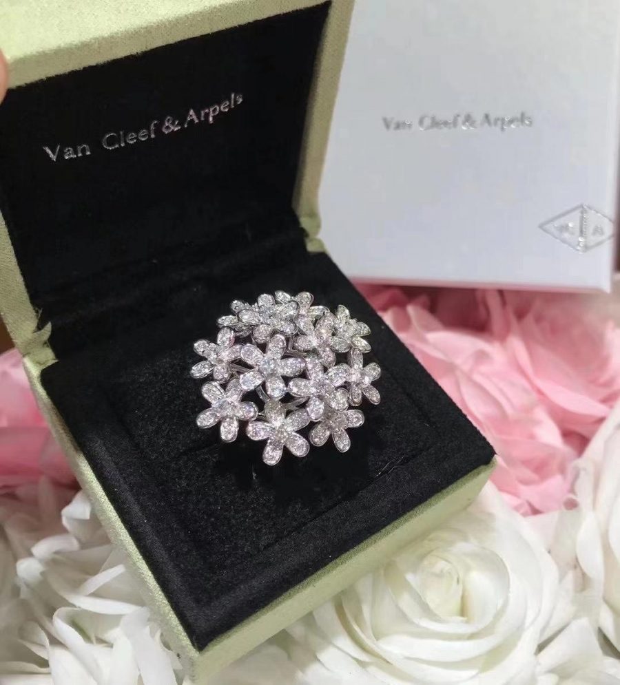 Van Cleef & Arpels Socrate Bouquet Ring Diamond White Gold