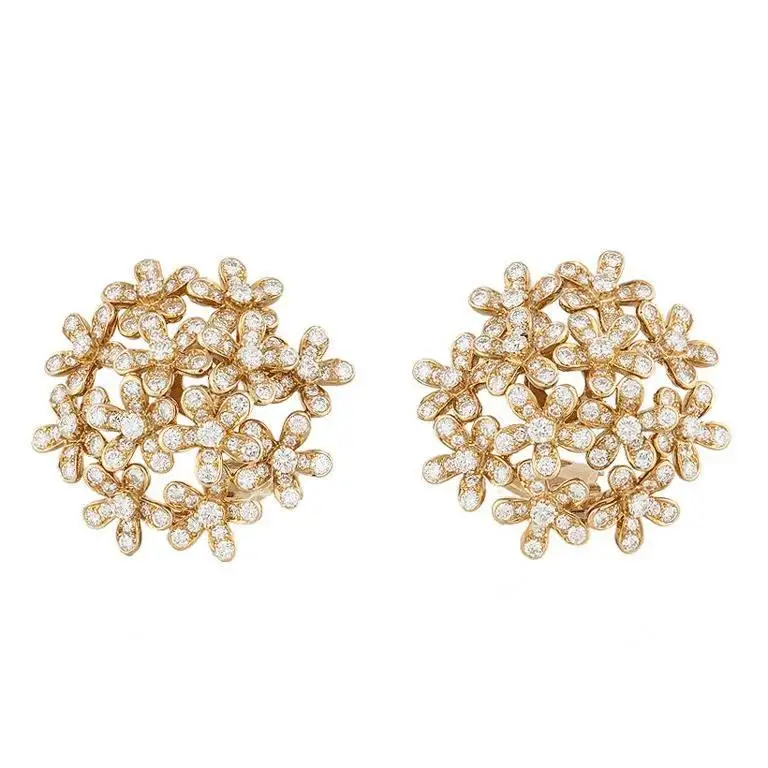 Van Cleef & Arpels Socrate Earclips Diamond Yellow Gold VCARB14100